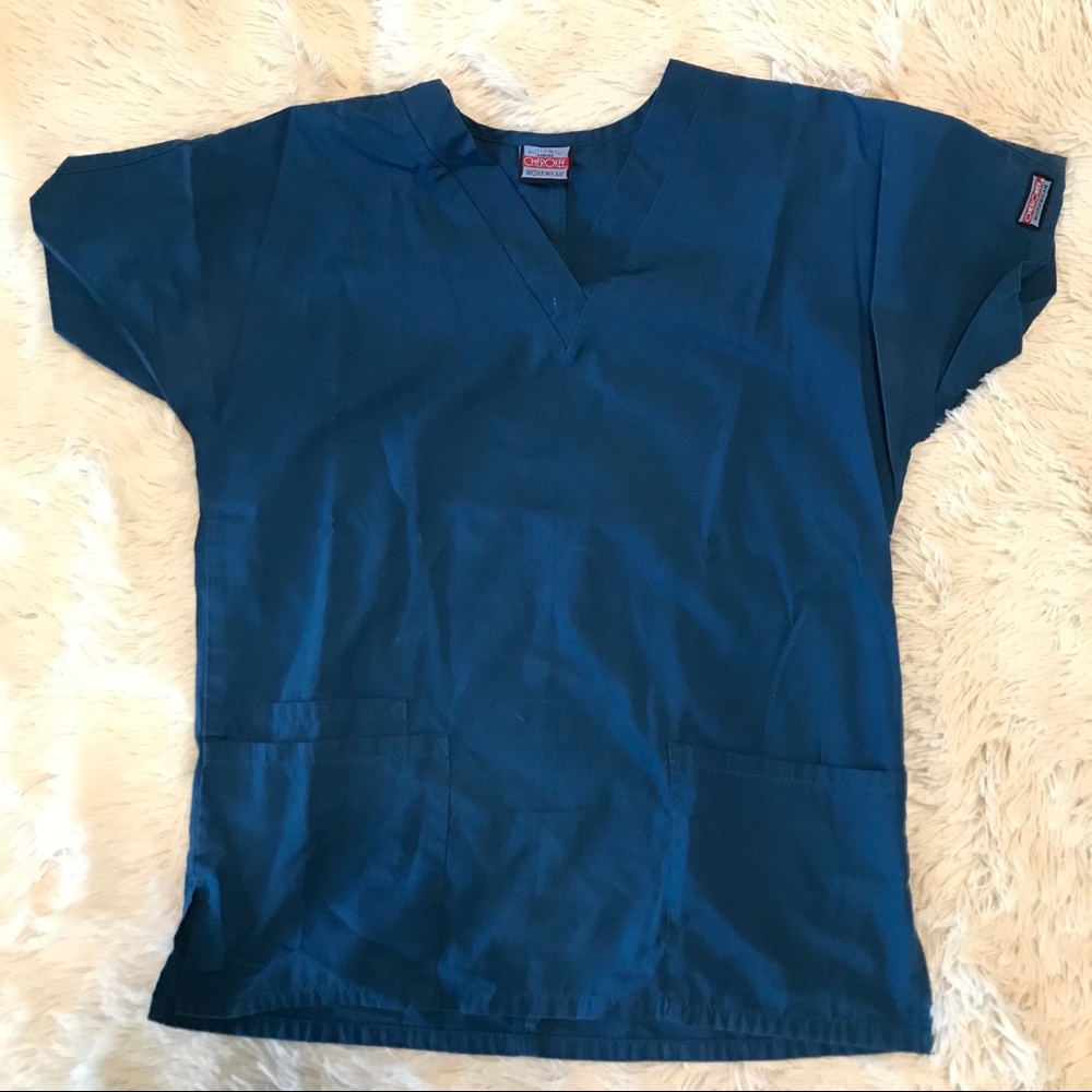 SCRUB TOP